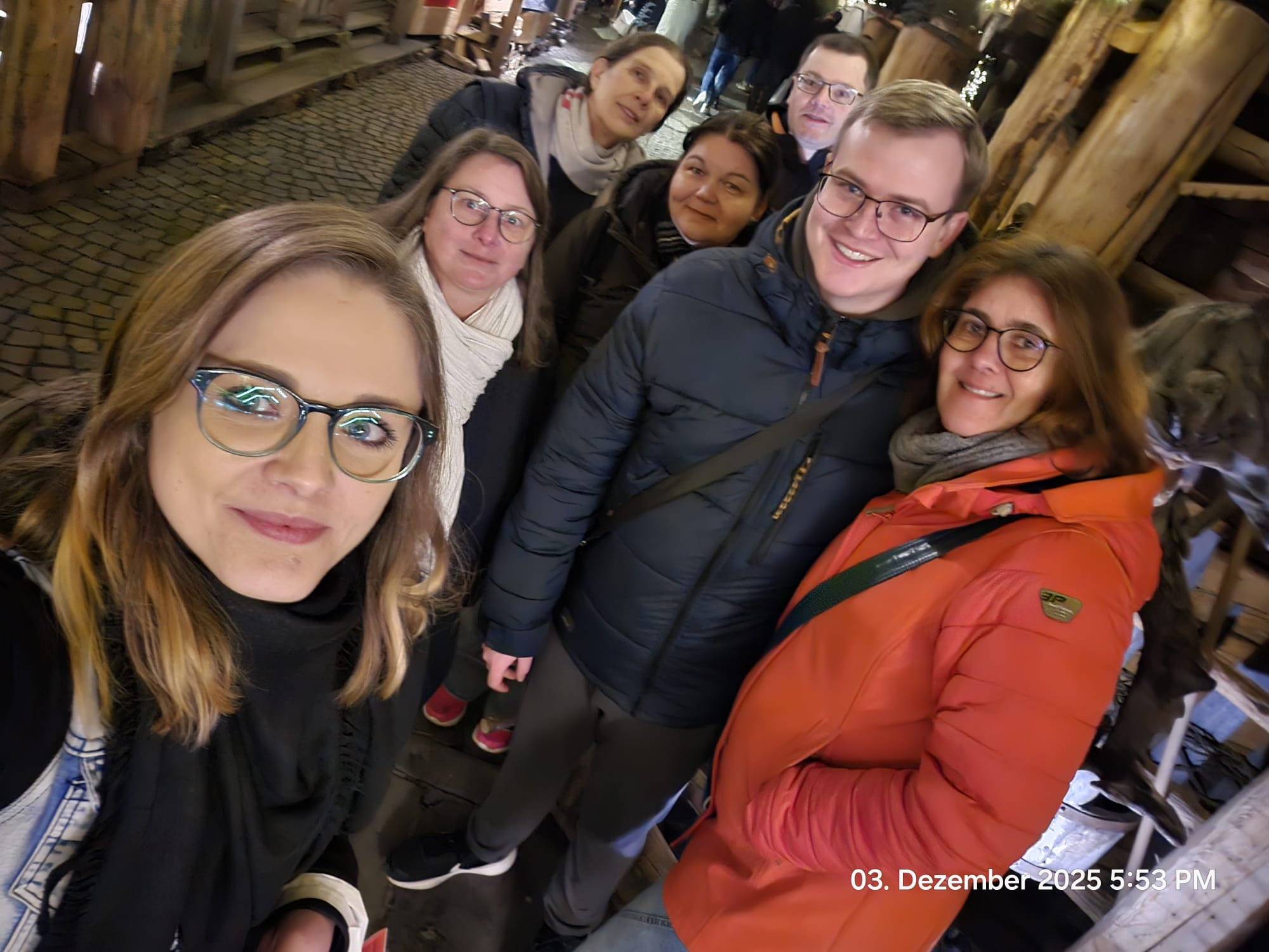 Mitglieder der komba Kreisgruppe Hameln beim gemeinsamen Besuch des Weihnachtsmarktes in Hameln am 3. Dezember 2025